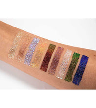 Load image into Gallery viewer, Pressed Glitter Palette Lovin&#39; Christmas
